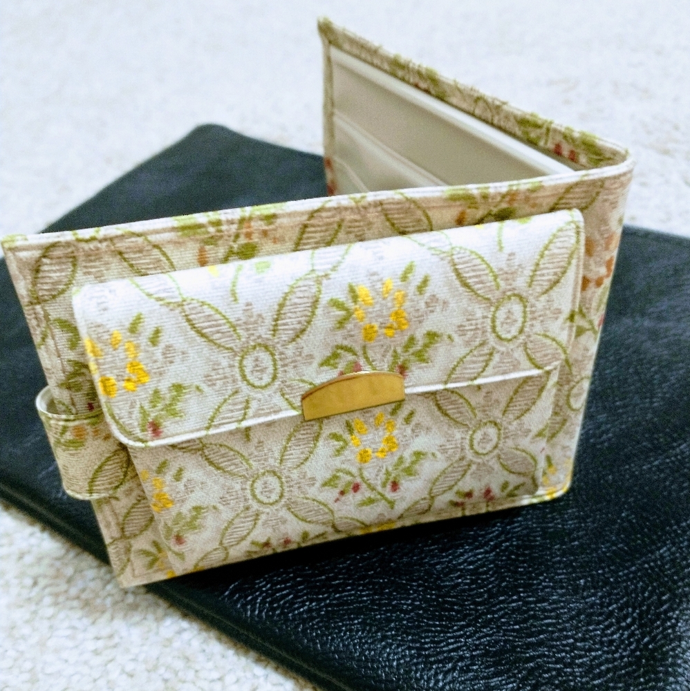 BUNDLE+4 Make-up Bags/ Wallet - Picture 5 of 7